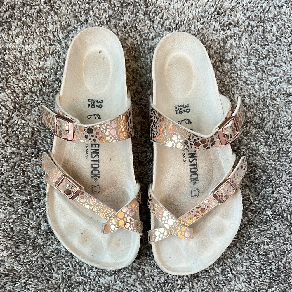 Birkenstock Women's Sandals - Metallic Rose Gold